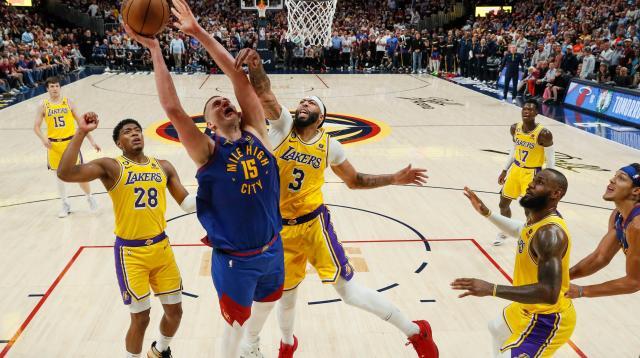 游戏下注-大逆转功亏一篑！湖人首战告负却找到赢球密码？